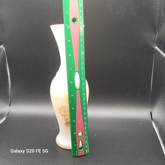 Vintage White Satin Frosted Vase Made In Italy Wheat And Flower Design 10” - Picture 10 of 10